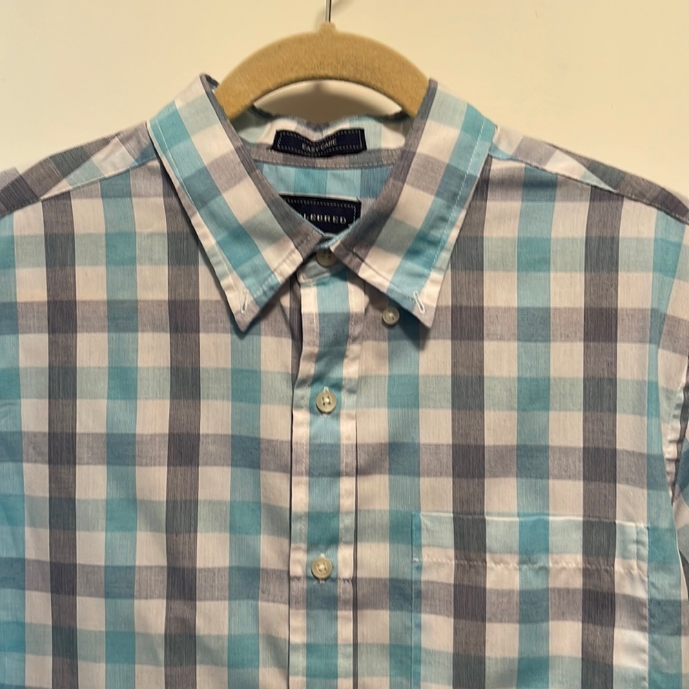 Short sleeve button down